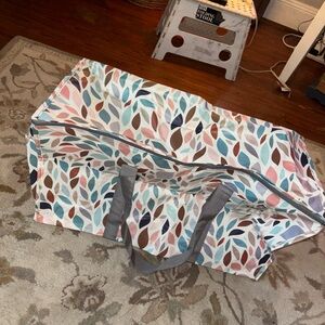 BALEInE Leaf Patterned Tote Bag. Super big